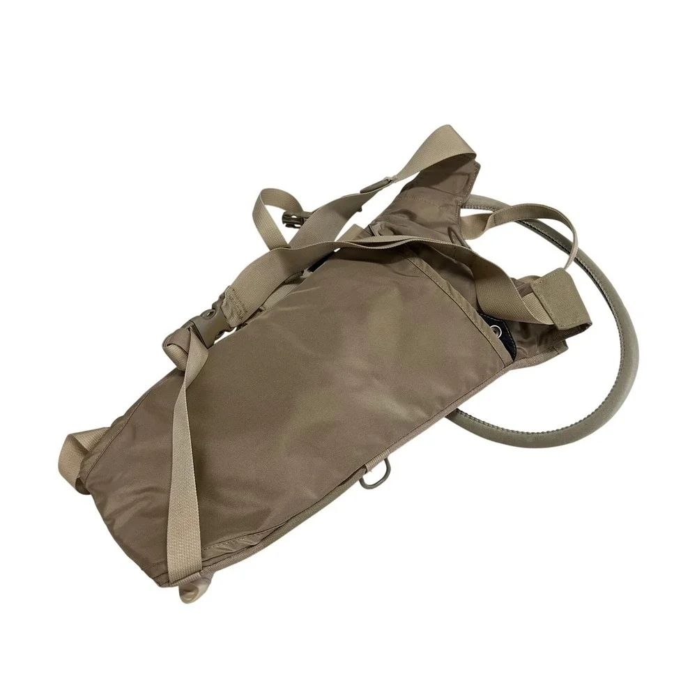 CamelBak Maximum Gear Hydration Pack 2L Desert Camo Cordura Tactical Reservoir